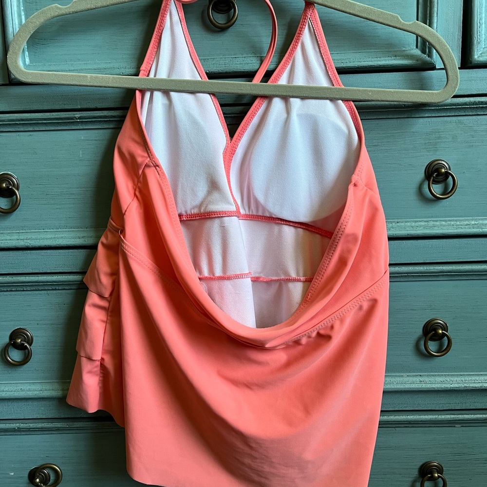 🏖NWOT SHEIN SWIMSUIT RUFFLE TOP - Picture 2 of 4